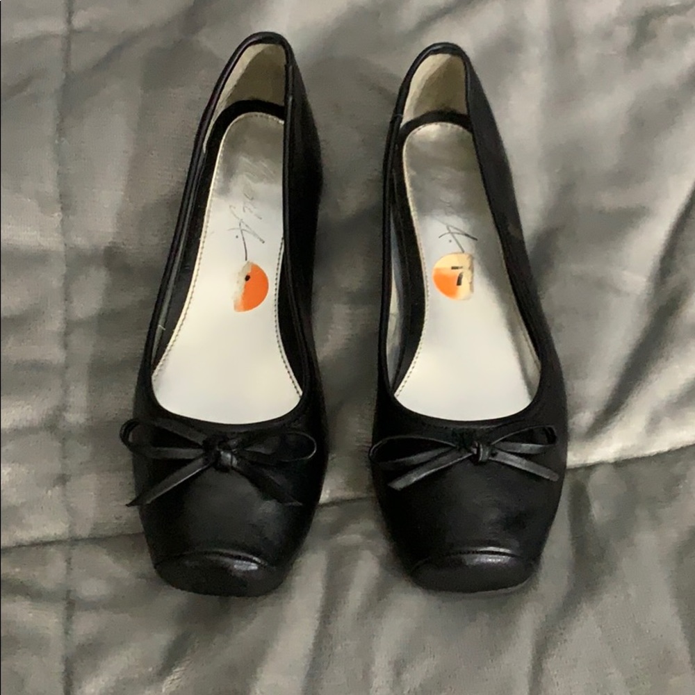 Black Flats w/ Bow